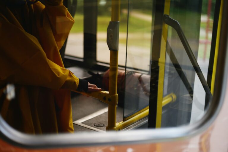 Ruch w szkole i w domu: Co naprawdę pomaga dzieciom być aktywnym na co dzień?